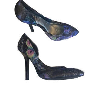 😎 💙BCBG high heel shoes.  These are literally “pretty as a peacock’. Sz 6 💙